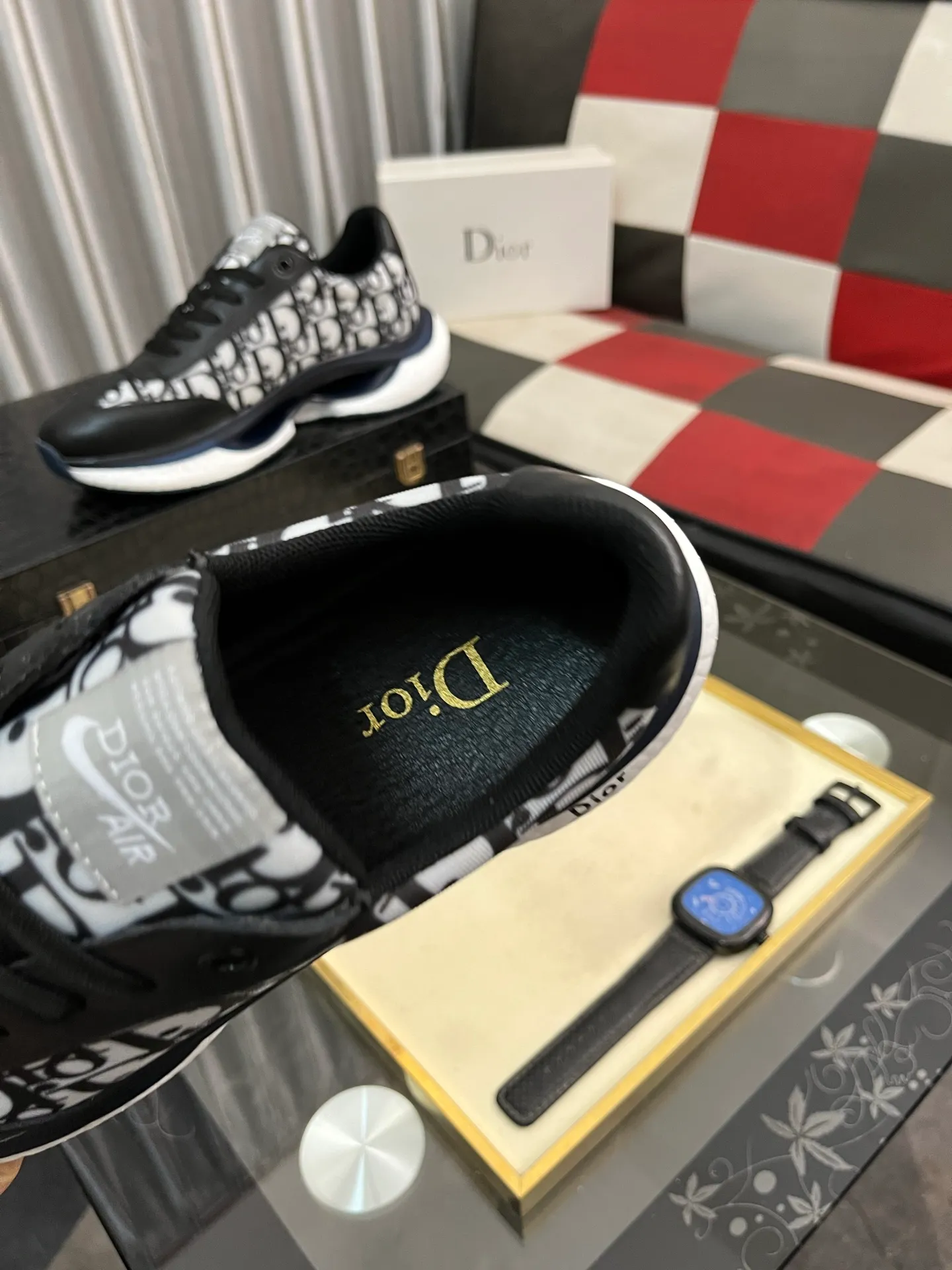 Men's shoes 💰458⌚️⌚️[Dior] The toe is designed to be a bit wider. The upper foot comfort is perfect. The thread is beautiful. It fits the pants perfectly and is versatile. Decorated with various classic details. It is the ideal choice for daily styling. It can be matched with various casual items to create exquisite looks. Fabric: First-layer cowhide/lining sheepskin TPU original outsole Size: 38-442️⃣Colors available